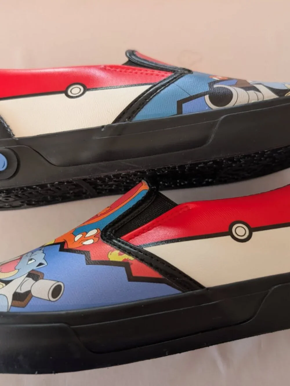 POKEMON BOY'S SHOES SIZE 5 BY GROUNDUP
